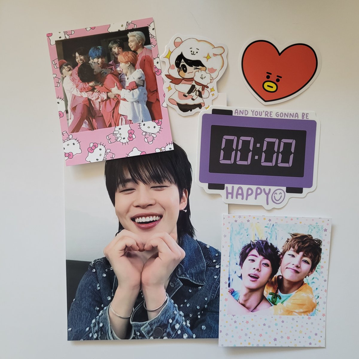 My 00:00 + Magic Shop stickers are finally back in my Etsy shop! these two songs have brought me so much comfort that I wanted to turn them into tangible art! I can ship worldwide but US orders ship for free! (and EVERY order comes with #BTS freebies!) 💜

etsy.com/shop/peachvobo