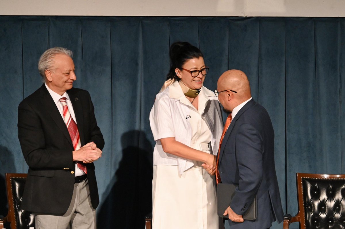 De igual forma, resaltó que el <a href="/IMPetroleo/">IMP</a> sigue aportando conocimientos, soluciones y talento para fortalecer al sector hidrocarburos, abonando a la #SoberaníaEnergética 🇲🇽⚡. Este instituto se mantiene firme y demuestra que México posee el talento y la capacidad de generar