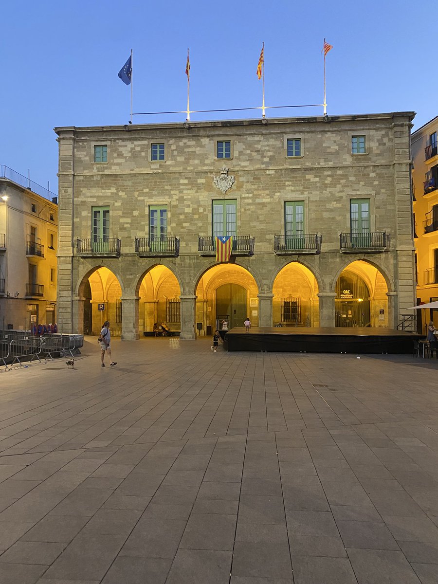 Charlie White tweet media