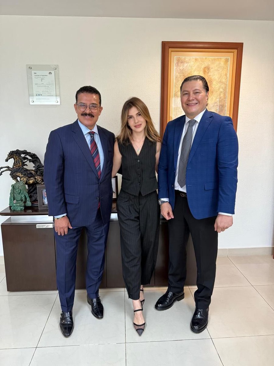 Tuve el placer de platicar con <a href="/yeyemilcolores/">Karime Morquecho</a>, una joven empresaria con una visión increíble: demostrar que el éxito también significa impacto social.

Su energía y compromiso me confirman que en Jalisco hay una nueva generación lista para transformar realidades.