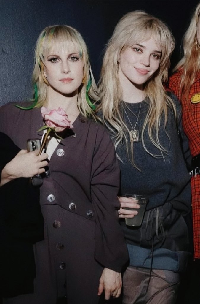 Sophie Thatcher and Hayley Williams ✨