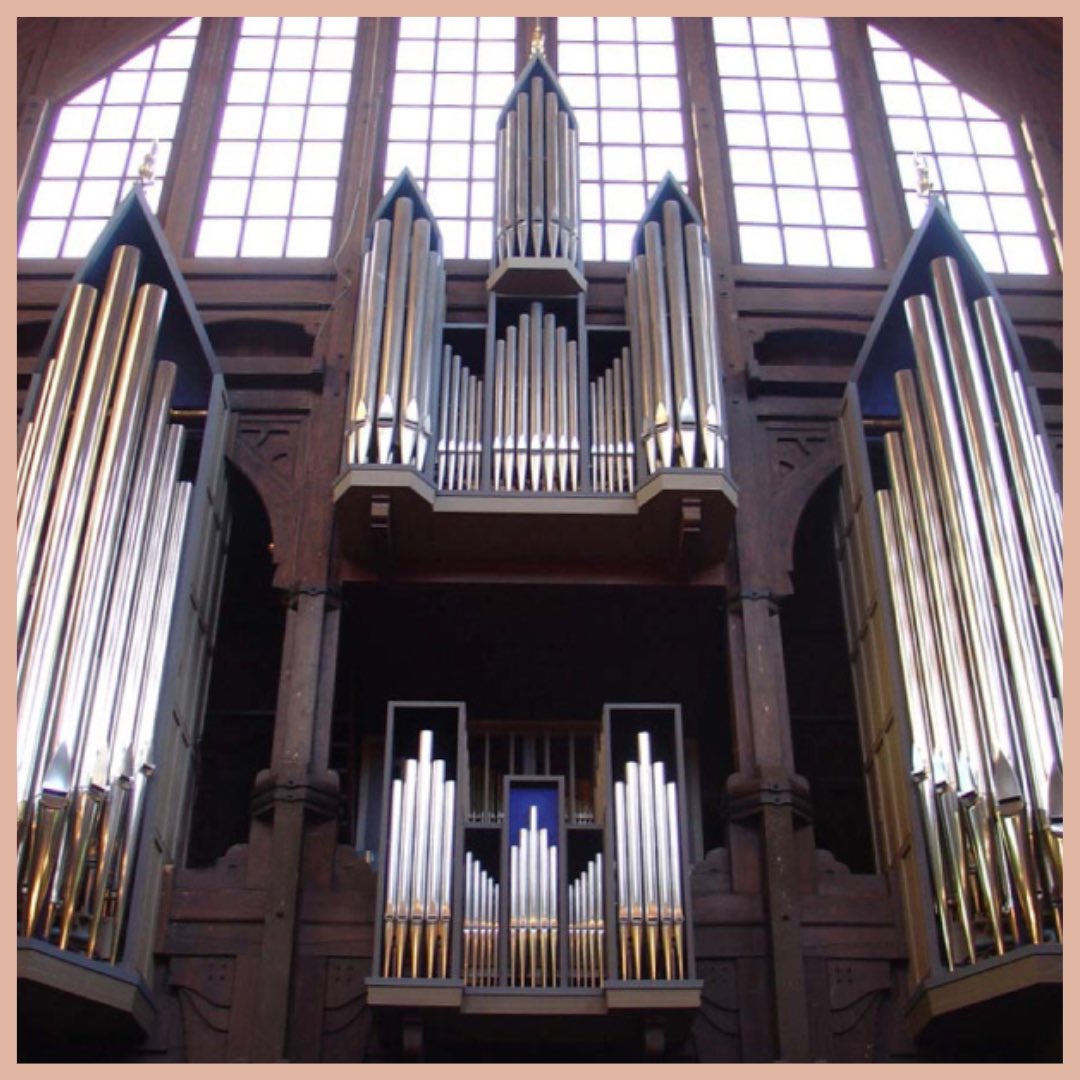GGrenzing's tweet photo. ⛪️ Del 19 al 20, l’església de Kiruna (Suècia), va recórrer 5 km sobre potents remolcs autopropulsats✨

🎹 A l’interior s’hi conserva el gran orgue Beckerath de IV teclats, restaurat al nostre taller fa 25 anys. Una peça singular que segueix donant vida a aquest temple històric https://t.co/XmD9IXSiuD
