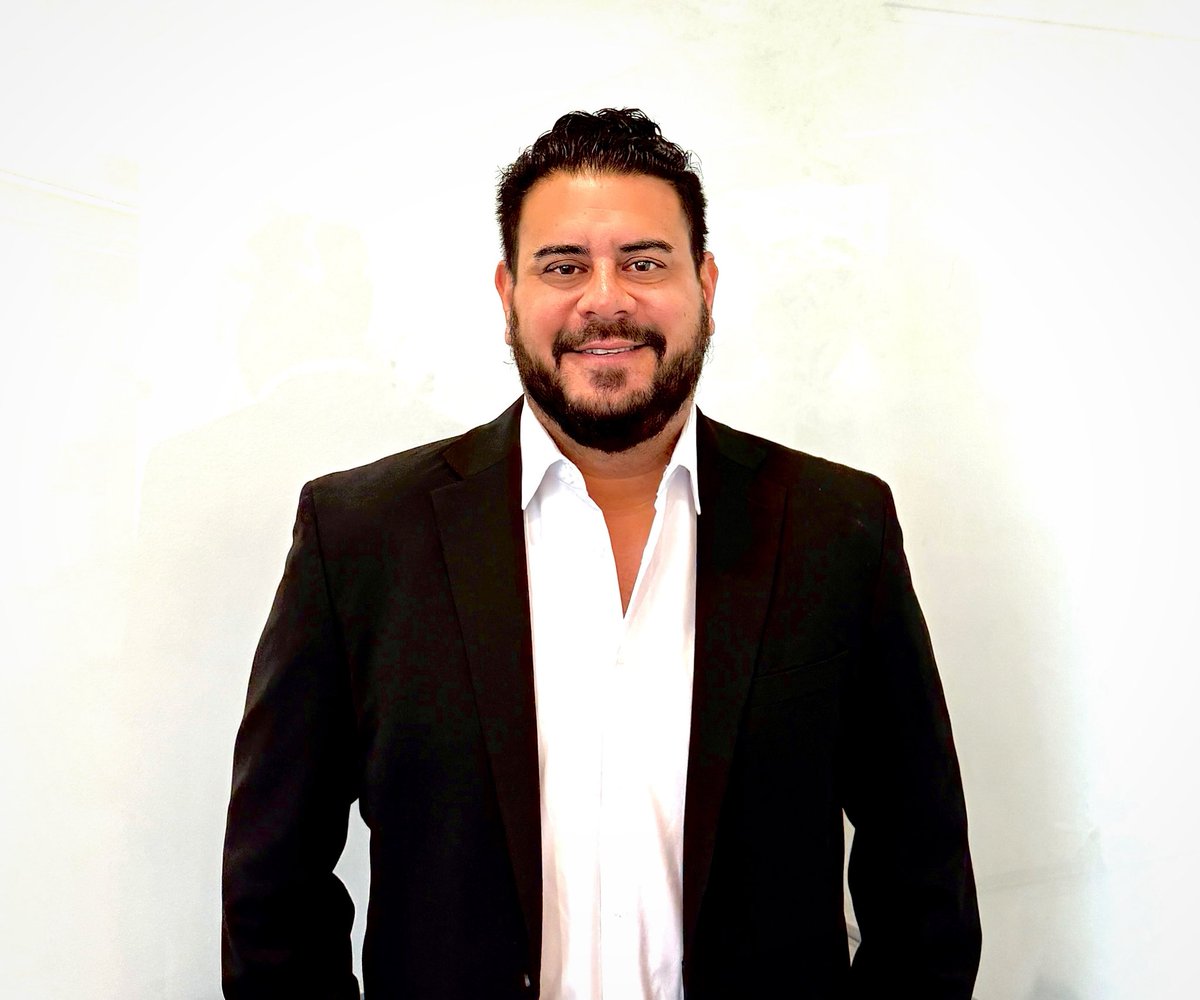 FirstEditionLLC's tweet image. Welcome, Ruben Reyna – First Edition Scout! Ruben is a University of Missouri–Kansas City graduate with a master’s in Higher Education & Sports Administration. With over a decade of scouting experience, Ruben has developed a keen eye for talent. #NIL #Scout #CollegeSports