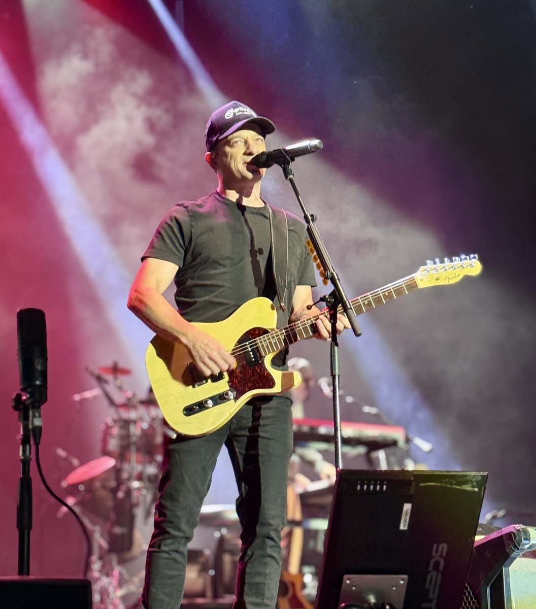 akawaalien's tweet image. Bethlehem, PA. Wind Creek Casino. 8/21/2025. @ofarevolution  @jerrydepizzo  @marcroberge   @mikelparis @Richard_On  @PaulKartelias  @JonLampleyMusic  @AndrewPoliakoff  @BigSilverJuck  @Balmoregrl 
#ofarevolution #livemusic #concerts2025 #show197