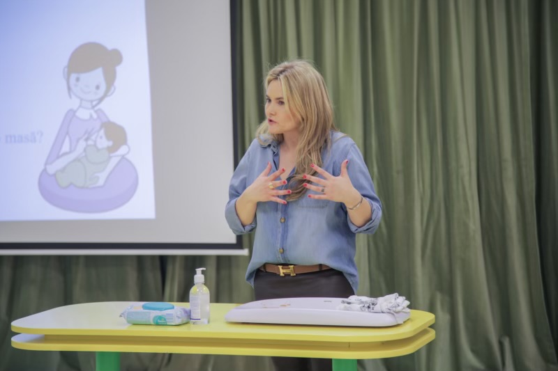 DiaBachmann's tweet photo. Baby sleep Training in Europe https://t.co/tj8s2pYph3