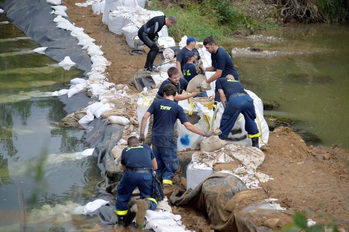 Alemania en Colombia (@embalemaniacol) on Twitter photo 🇩🇪 Celebramos 75 años de compromiso y solidaridad de la Agencia Federal de Ayuda Técnica, THW, que, con más de 88.000 voluntarios provee asistencia en emergencias y desastres en todo el 🌎. Su labor incansable inspira y fortalece en tiempos de crisis. #THW75 #CooperaciónGlobal 🇩🇪 Celebramos 75 años de compromiso y solidaridad de la Agencia Federal de Ayuda Técnica, THW, que, con más de 88.000 voluntarios provee asistencia en emergencias y desastres en todo el 🌎. Su labor incansable inspira y fortalece en tiempos de crisis. #THW75 #CooperaciónGlobal