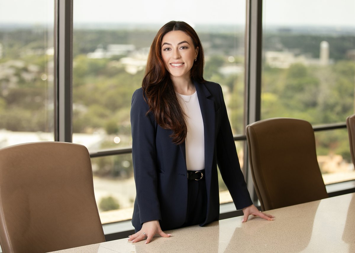 Schmoyer Reinhard LLP is pleased to announce Peyton Howe has joined the firm as an associate. Welcome Peyton! shorturl.at/oqY8p