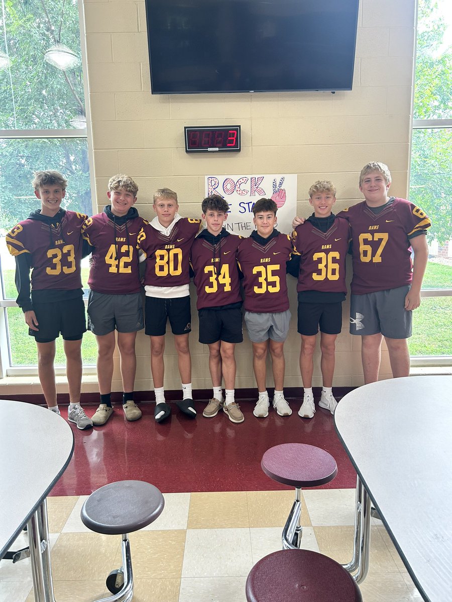 WinTheDay_RRFB's tweet image. Congrats to the first group of Frosh to earn their horns. Outstanding work and constant effort put in by these young men. WIN THE DAY!