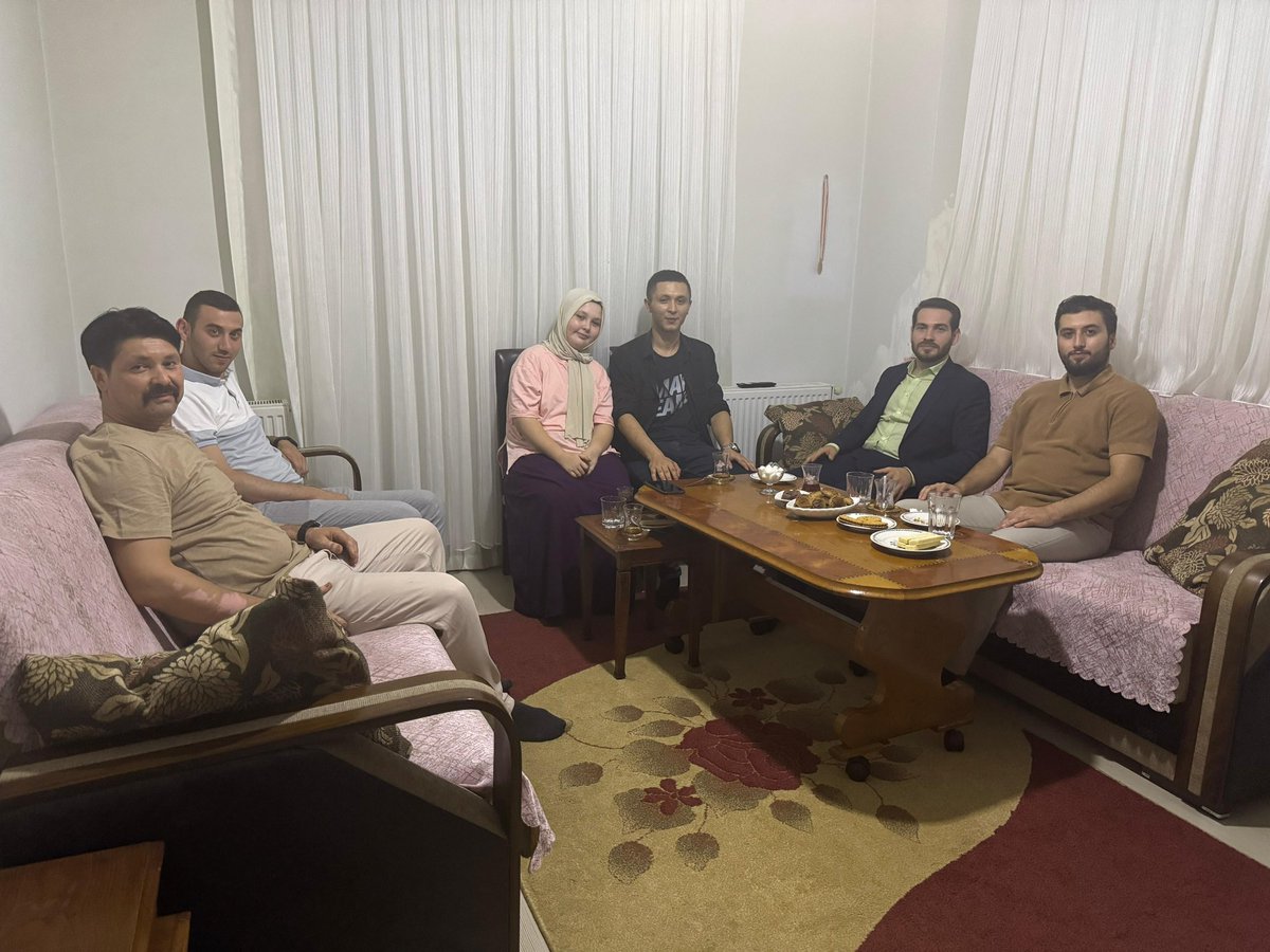 onalmustafa34's tweet photo. Merve Mahallesi Başkanımız Burak Bayram’ı hanesinde ziyaret ettik.

Nazik misafirperverliği için teşekkür ederim. https://t.co/9NJSTdK4tU