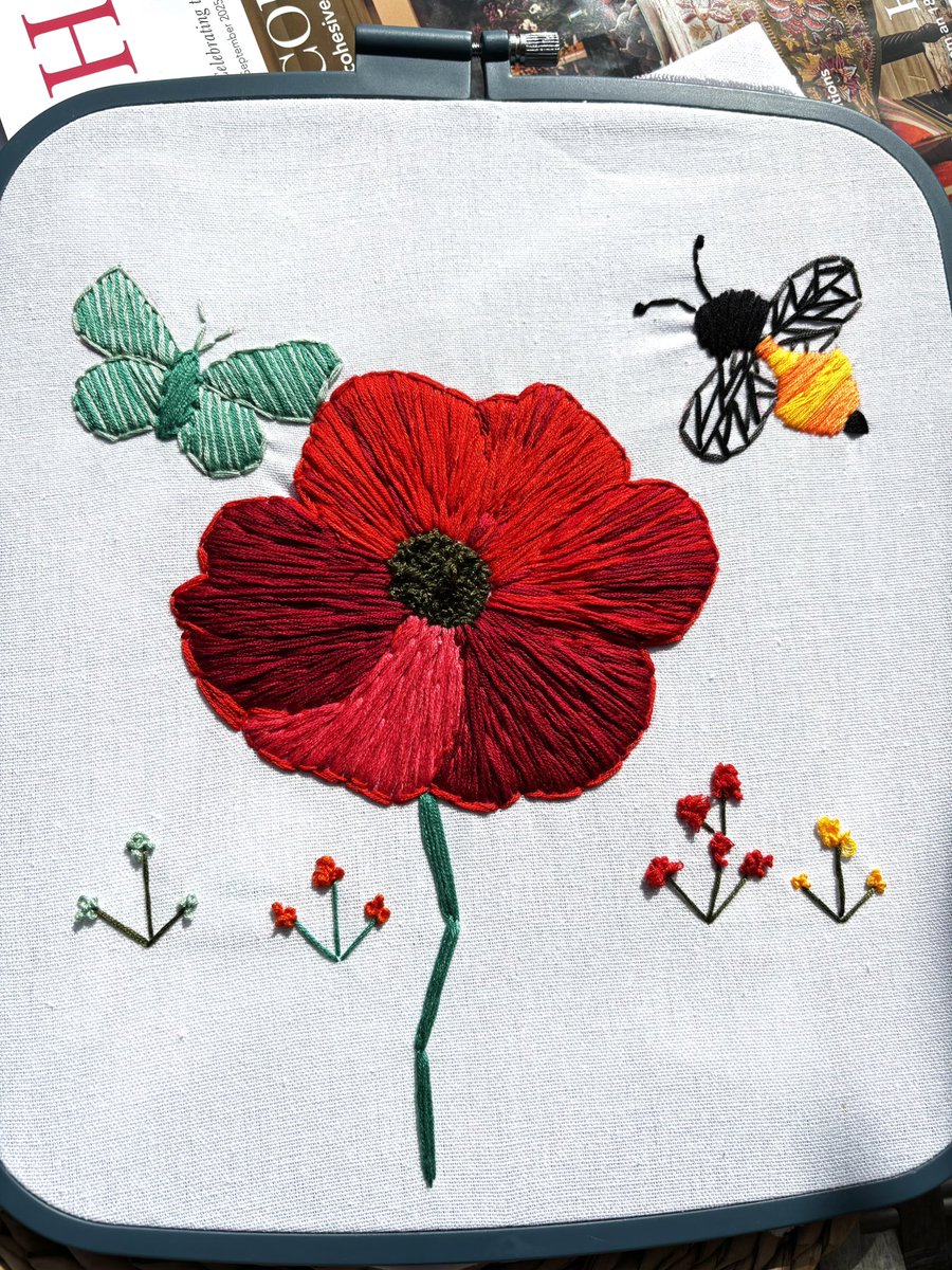 obyss90's tweet image. Poppy embroidery piece #crafts #embroiderydesign #poppy