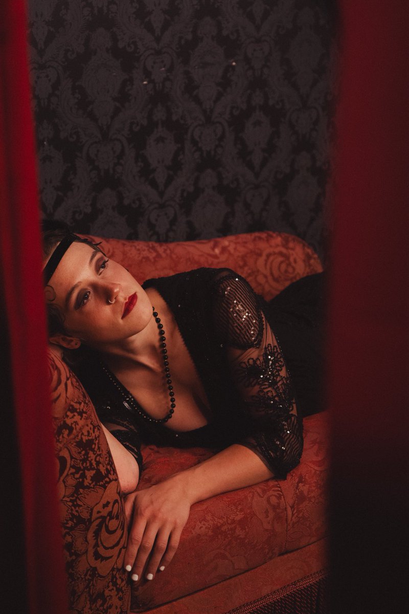 “More experienced movie-goers can see where this is headed from the opening sequence. Unfortunately for our dear protagonist Ms. Day, she was blind at every turn.”
- Lon Lee ⭐️⭐️⭐️⭐️⭐️ The NYT

open.spotify.com/track/0ohaVeCh…