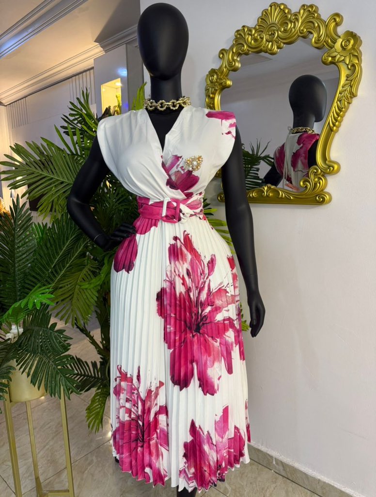 Classictrendx's tweet image. 😍 NEW PRINT ALERT! 😍
🔥 Luxe &amp;amp; stylish piece just dropped!

📏 Sizes: 10 – 16
💰 Price: ₦55,000

✨ Don’t sleep on this beauty – it won’t last long!

#ClassicTrends #AbujaFashion #StyleGoals