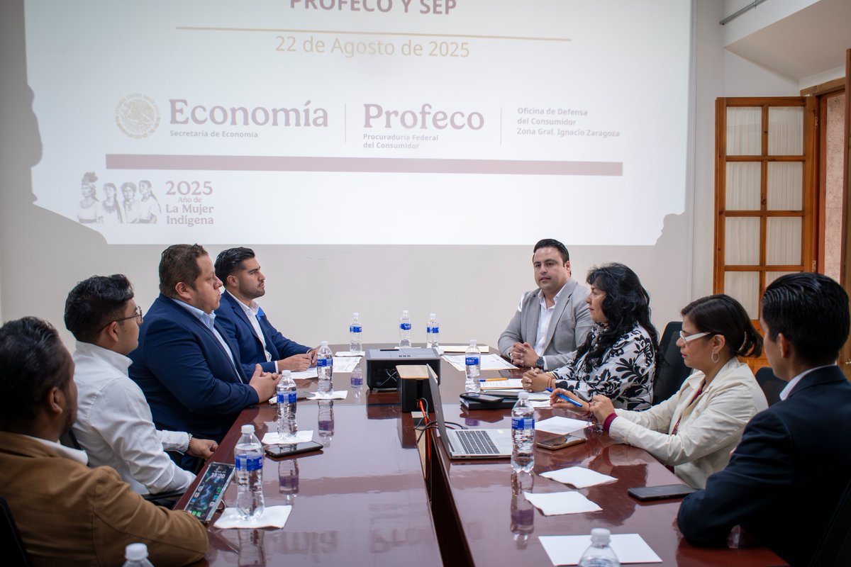 euripidesf's tweet photo. Hoy, junto a @erazo_uriel de @Profeco, firmamos un acuerdo SEP–PROFECO para proteger a madres, padres y estudiantes en escuelas particulares. Transparencia, validez oficial y educación como derecho, no mercancía.

#EducaciónParaTodxs #SEP #DerechosParaTodxs https://t.co/hcsKZupzxW