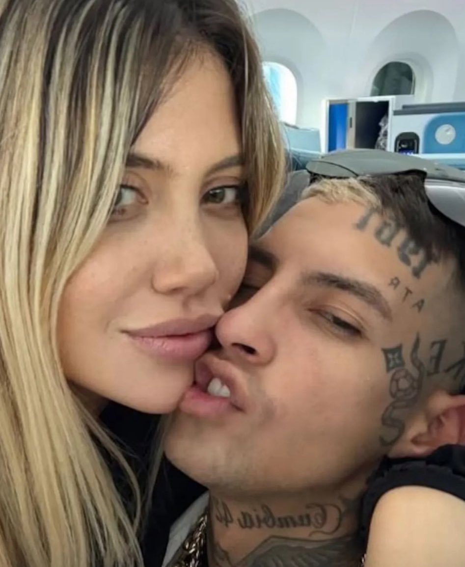 El secuestro de Wanda Nara tenía libertades sorprendentes 🤡 meter amantes en la casa, viajar libremente de joda con todo pago por su secuestrador …  el bailando italiano all inclusive 
#WandaEsContardi 
Wanda no sos víctima sino victimario, tus hijos alienados son la prueba
