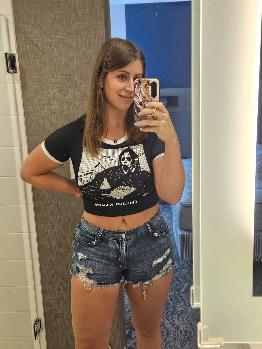 Samanthanolimit's tweet photo. Dressed https://t.co/kjHHjQOxIh