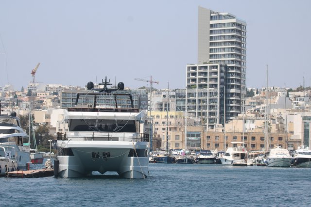 Shipguru's tweet image. #2025built #LazzaraYacht #LPC300model #BOTIGUER at #rolandmarina, #marsamxettharbour #Malta - 22.08.2025 - maltashipphotos.com - NO PHOTOS can be used or manipulated without our permission @LazzaraYachts @YachtspotterCom @boatingmagazine @ybw @boatint @YachtingMag