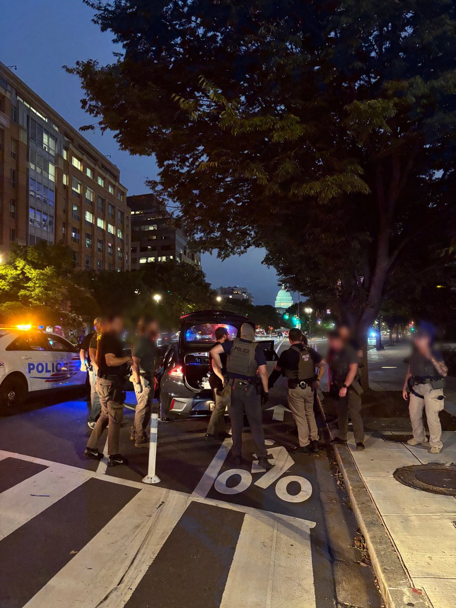DepSecMac's tweet image. It’s just this simple: Crime is down in DC thanks to @POTUS direction to make DC #SafeAndBeautiful. Thank you @usparkpolicepio, @USMarshalsHQ, and the entire joint team cleaning up the streets 24/7. #SupporttheSurge 🚔🚨.
◦Carjacking ⬇️83%
◦Robbery ⬇️46%
◦Violent Crime ⬇️22%…