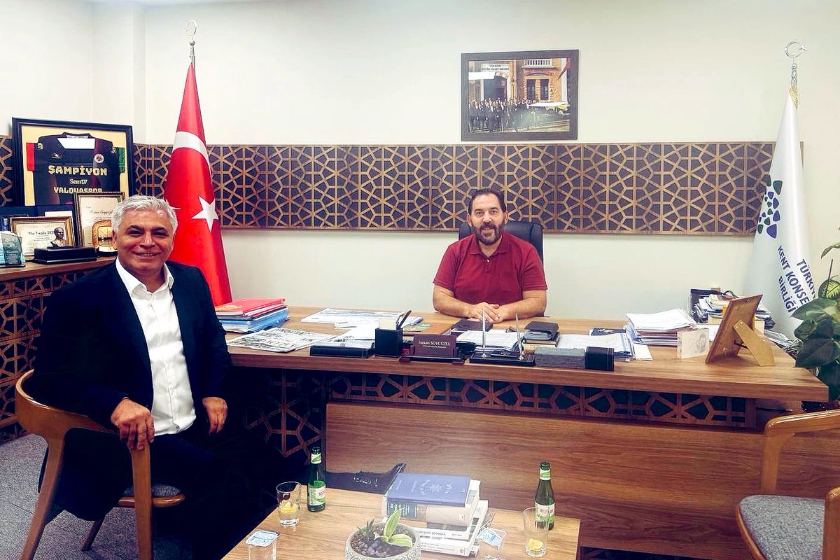 HasanSoyguzel's tweet photo. Türkiye Bedensel Engelliler Spor Federasyonu Başkanı Alparslan Erkoç kardeşimiz iadeiziyarette bulundu. Yaptığı kıymetli çalışmaları gururla ve takdirle takip ettiğimizi belirttim. Alpaslan kardeşim, önümüzdeki günlerde ülkemizin engelli spor dallarında önemli uluslararası organizasyonlara katılacağını ve büyük başarılarla yurda dönmek için var güçleriyle çalıştıklarını söyledi. Şahsında; Türkiye Bedensel Engelliler Spor Federasyonu bünyesindeki bütün milli takımlarımıza kolaylıklar ve başarılar diliyorum.