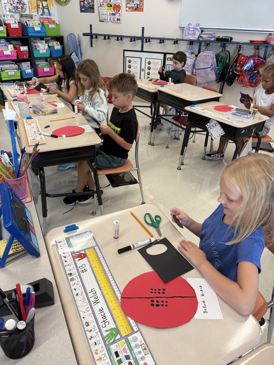 MrsMerdian1st's tweet photo. 📚First Week of First Grade = Success! 📚

The students came in full of smiles, curiosity, and SO much energy! 💛

This week, we learned classroom routines, practiced kindness, and even started diving into reading and math.✏️📖

#FirstGradeFun #BackToSchool #wild4wesley #asd4all https://t.co/CrBgkcL8PH
