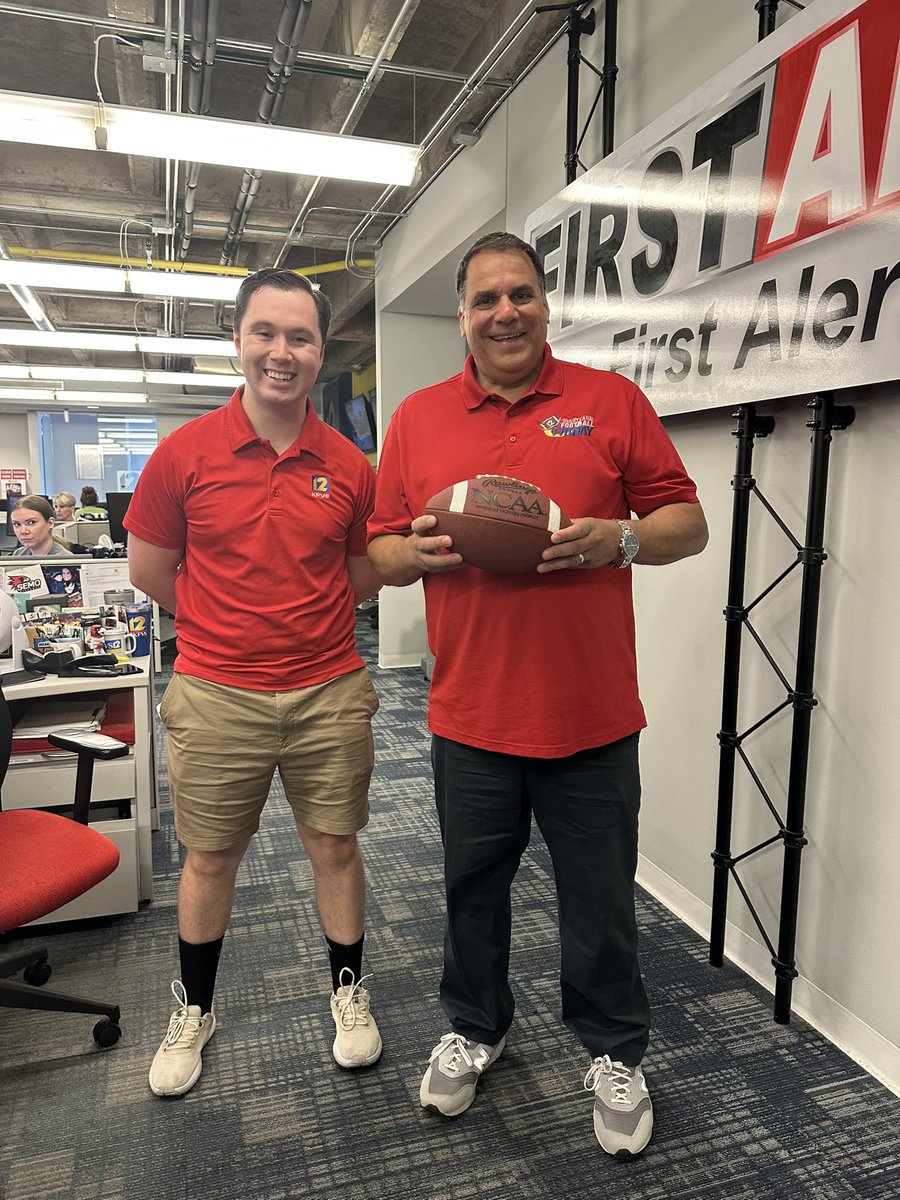 It’s the opening night of Heartland Football Friday! And <a href="/LukeRandleTV/">Luke Randle</a> and I and our entire crew is ready to go!
Check us out tonight at 10:15 on <a href="/kfvsnews/">KFVS News</a> <a href="/kfvssports/">KFVS Sports</a>