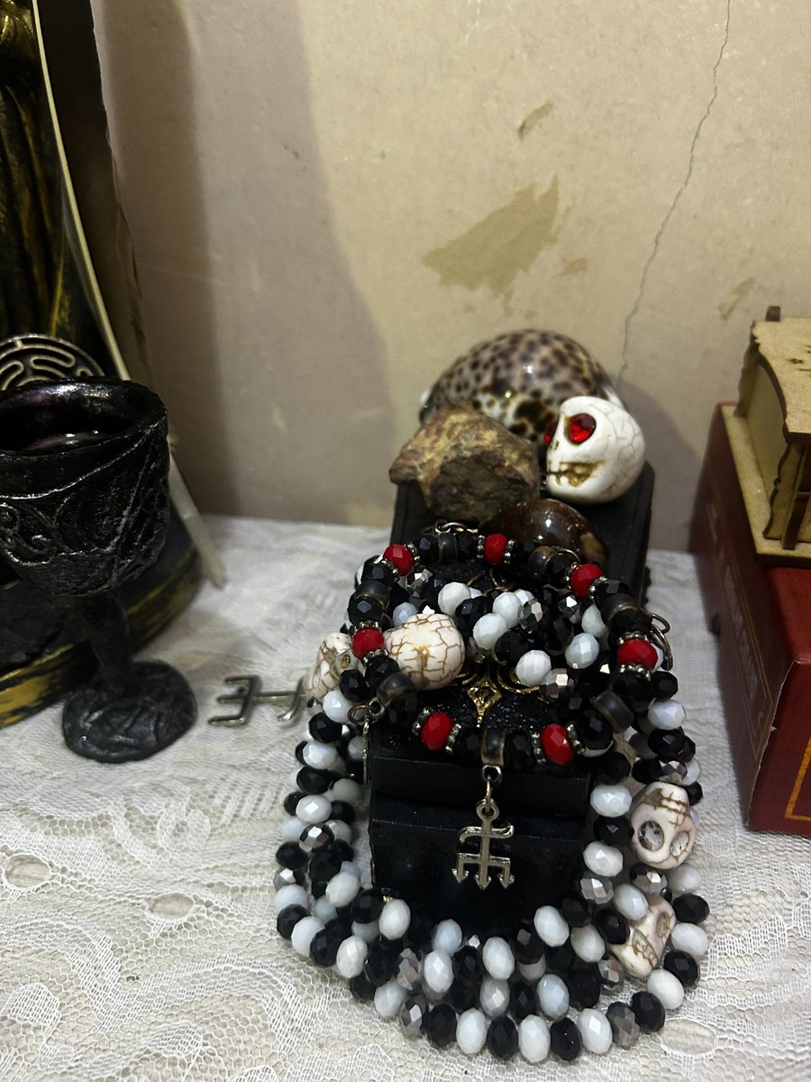 ✨SORTEIO✨

2 COMBOS DE 3 PERGUNTAS NOS BÚZIOS DE EXU! (2 GANHADORES)

para entrar:
- me seguir
- curtir/rt esse post
- marcar 1 amigo nos comentários (pode comentar varias vezes!)

👉🏻resultado: 25/08!

magia baralho cigano entidade umbanda wicca tarot cartomancia tiragem búzios