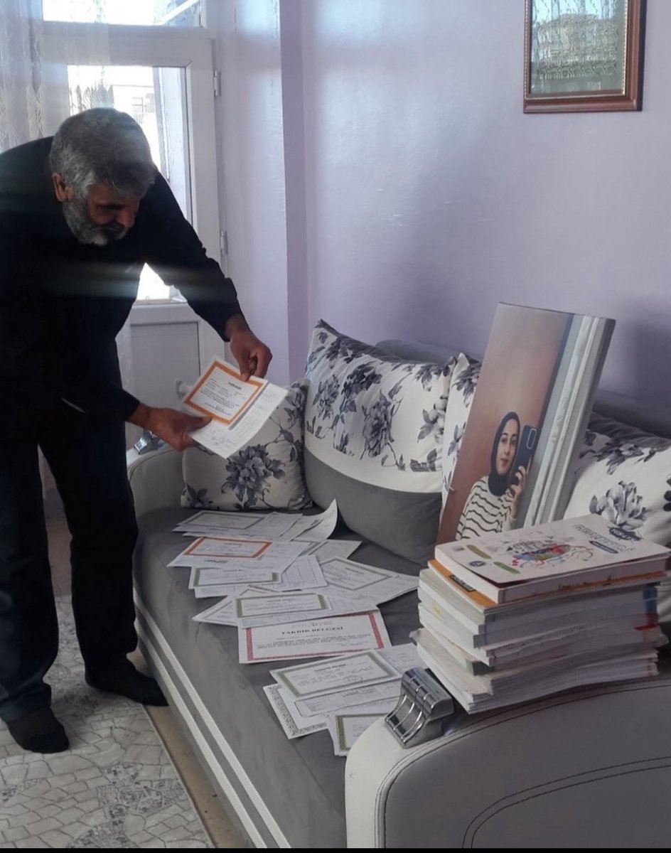 Nizametin kardeşime ses olun 
Ses verin Rojin için ses verin
#AdliTıpRojineSesVer