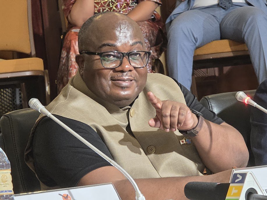 Steve Wembi (@wembi_steve) on Twitter photo #RDC: Rapport <a href="/hrw/">Human Rights Watch</a> et <a href="/amnesty/">Amnesty International</a> sur l’AFC/M23 | “Dans une enquête sérieuse, on ne peut pas rester dans un bureau climatisé et publier des conclusions sans vérification directe”, a déclaré <a href="/bbisimwa/">Bertrand Bisimwa</a> ajoutant que “Pas une seule image, pas une liste nominative de victimes, pas même #RDC: Rapport <a href="/hrw/">Human Rights Watch</a> et <a href="/amnesty/">Amnesty International</a> sur l’AFC/M23 | “Dans une enquête sérieuse, on ne peut pas rester dans un bureau climatisé et publier des conclusions sans vérification directe”, a déclaré <a href="/bbisimwa/">Bertrand Bisimwa</a> ajoutant que “Pas une seule image, pas une liste nominative de victimes, pas même