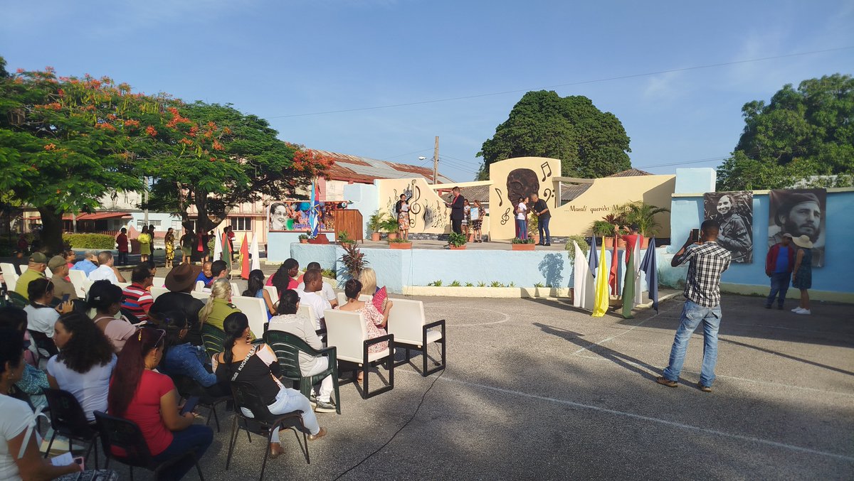 Gianny López Brito (@giannylb2022) on Twitter photo Manatí, municipio destacado en la emulación nacional #FMC65 y Vanguardia a nivel provincial. El acto provincial fue un homenaje también a Fidel y Vilma. <a href="/LorenzoOsbel/">Osbel Lorenzo</a> <a href="/YelenysLasTunas/">Yelenys Tornet Menéndez</a>
<a href="/TunasTV1/">@LasTunasTV</a> <a href="/CubanoYoe/">Yoe Hernández Glez</a> <a href="/lia/">lia bulaong</a> Manatí, municipio destacado en la emulación nacional #FMC65 y Vanguardia a nivel provincial. El acto provincial fue un homenaje también a Fidel y Vilma. <a href="/LorenzoOsbel/">Osbel Lorenzo</a> <a href="/YelenysLasTunas/">Yelenys Tornet Menéndez</a>
<a href="/TunasTV1/">@LasTunasTV</a> <a href="/CubanoYoe/">Yoe Hernández Glez</a> <a href="/lia/">lia bulaong</a>