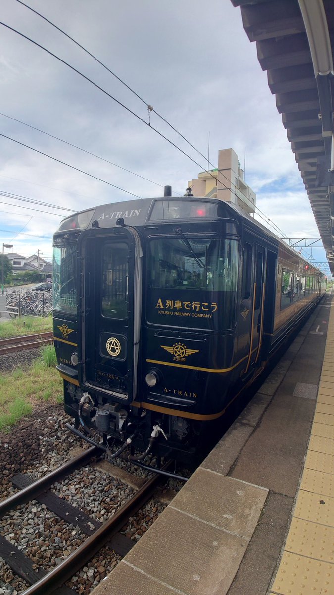 kmtcrz's tweet image. 出張で熊本にいるんだけど、あさみ列車見つけた🚃𓈒𓂂𓏸 （違う）
#あさみ列車で行こう
#あさみとはんぶんこ