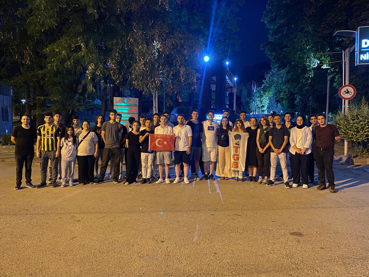 Atatürkçü Gençlik Kampımızın başlamasına saatler kaldı. ⏳

Kampımız için Ankara'dan yola çıktık 🇹🇷✊🏻