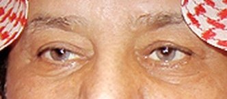 هل تعلم ان عيون الامير نايف بن عبدالعزيز ملونة ؟