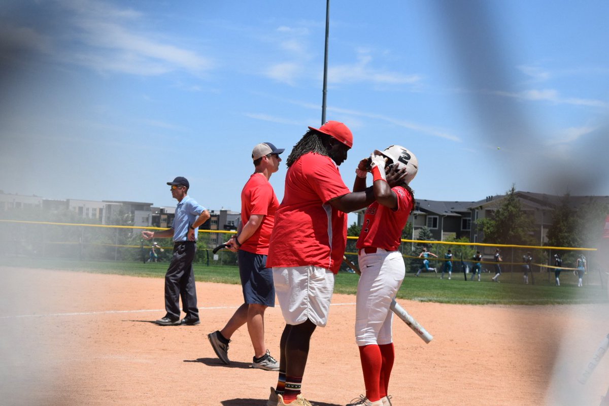 I’ve been pushed, challenged, and shaped by many coaches… but this one is different. He’s my dad. My trainer. My biggest motivator. This last tournament playing for him was bittersweet, but the lessons will stay forever. 💛🧵⤵️