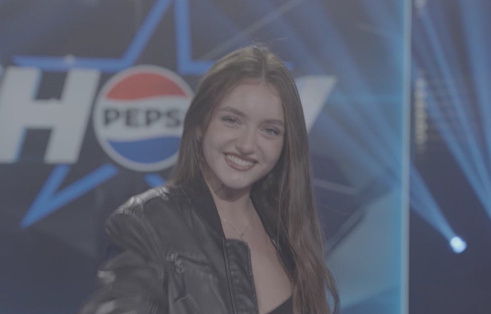 Nina, druga u IDJ Show-u, sada radi u KFC-u. 👏 Svaka čast produkciji što tako ‘ulaže’ u talente. #caosvima