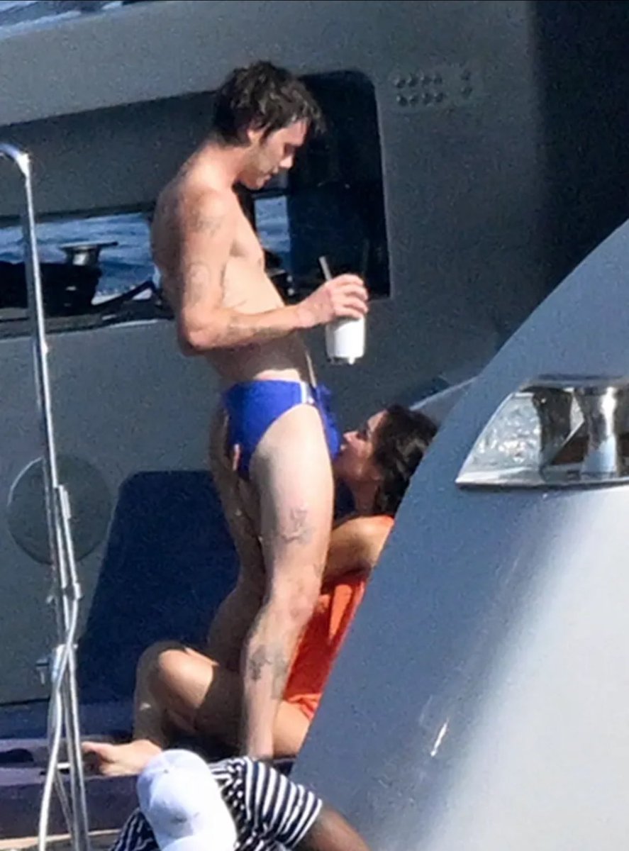 scorpianwings's tweet photo. @favspopculture @TMZ Who about to jack off to this? https://t.co/1GrOtVIR8n