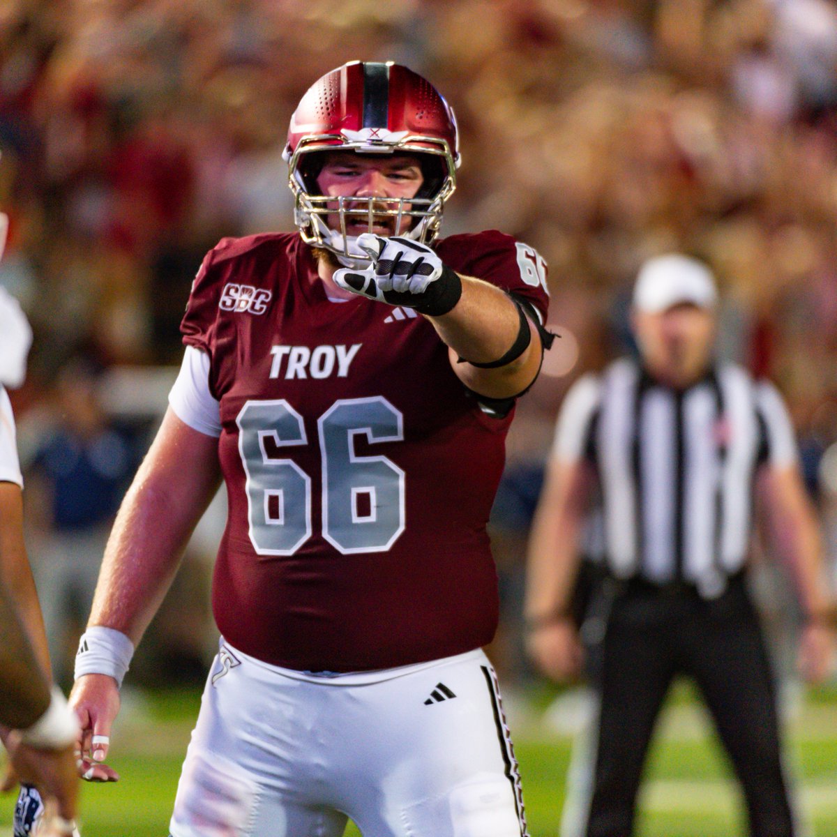 TroyTrojansFB's tweet photo. 𝙋𝙊𝘿𝘾𝘼𝙎𝙏      

Our 2025 season preview series continues with Caleb Carbine to highlight Troy's offensive line.    

🎙️ - https://t.co/vmHpcOCtuO

#BattleReady | #OneTROY ⚔️🏈 https://t.co/bSVXocHmiU