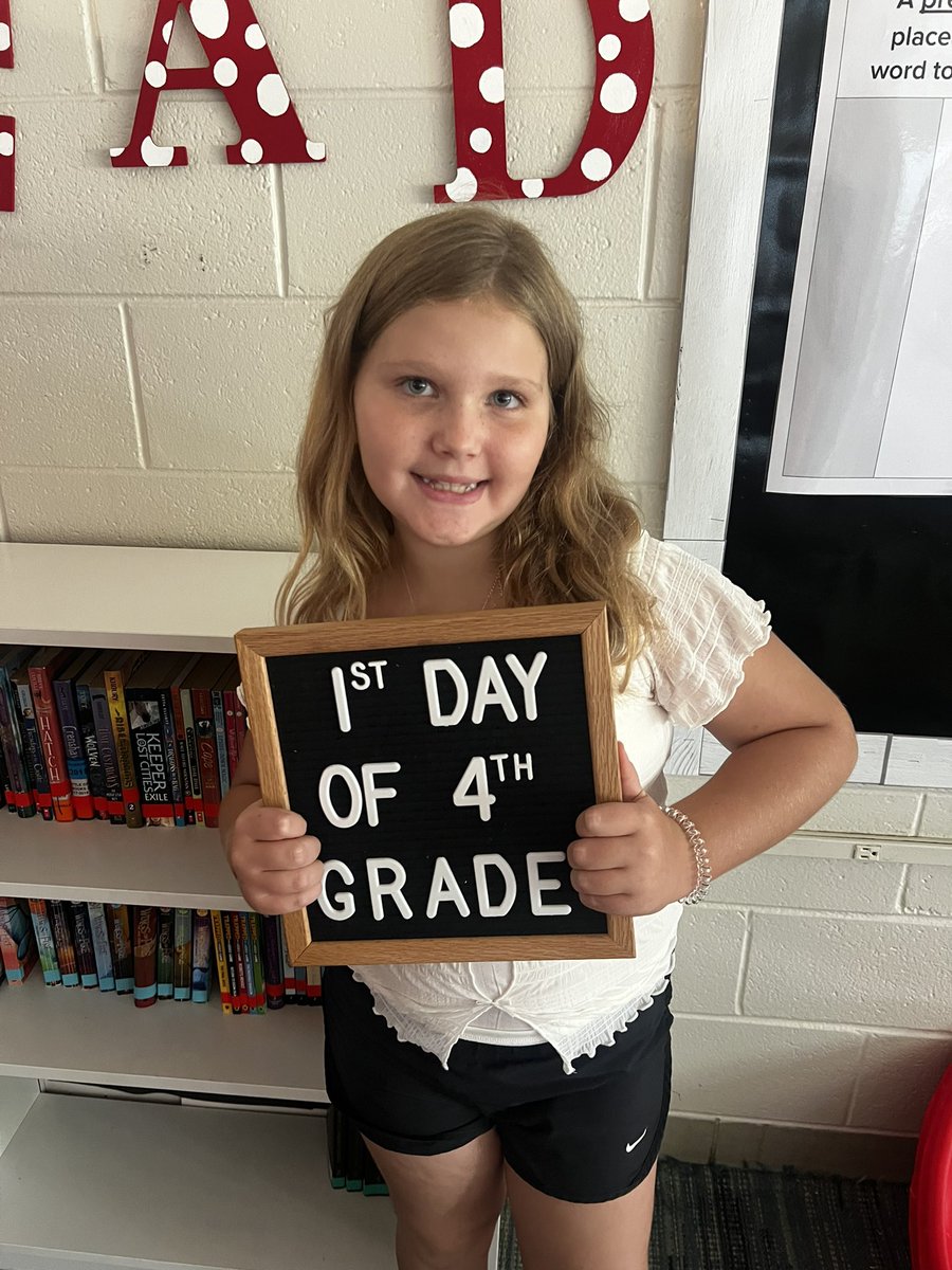 d61kirk's tweet photo. We had such an awesome first day of Fourth Grade! #d61learns https://t.co/TUFBo3fApf