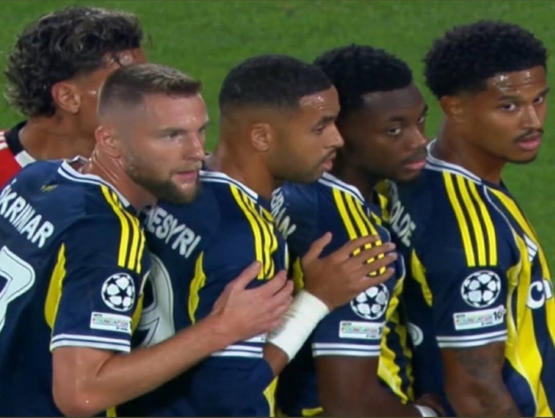 Daltonlar 🤠
#FBvSLB #BENFİCA #Fenerbahçe