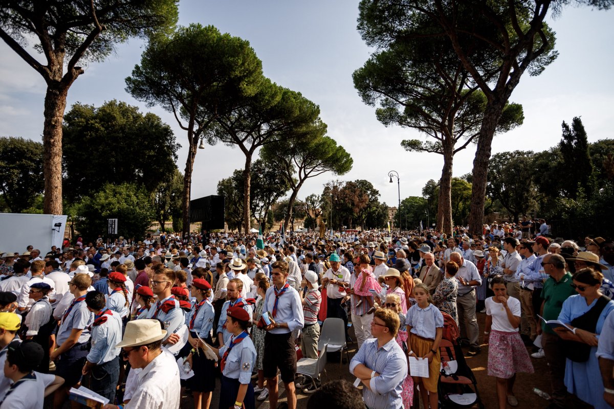 Photo Gallery 1 from the International SSPX Jubilee Year Pilgrimage to Rome: Mass at Colle Oppio
Photos courtesy La Porte Latine
facebook.com/media/set/?van…