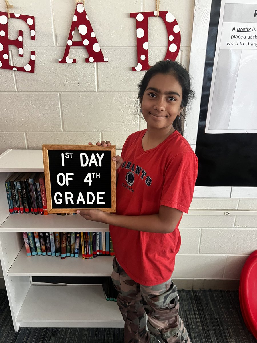 d61kirk's tweet photo. We had such an awesome first day of Fourth Grade! #d61learns https://t.co/8VxfRb3QlW