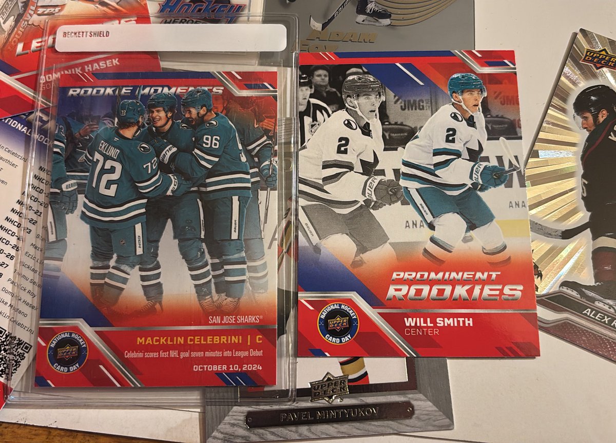 Devils Joint (@devilsjointx) on Twitter photo SWEET Pulls!!
Matthews Hockey Heroes!
UD Portraits Svechnikov
Smooth Grooves Adam Fox
Celebrini-Rookie Moments
Will Smith- Prominent Rookies
Pavel Mintyukov- Bee Hive Rookie
#NYR #RaiseUp #TheFutureIsTeal #LeafsForever #NHL <a href="/UpperDeckSports/">Upper Deck</a> SWEET Pulls!!
Matthews Hockey Heroes!
UD Portraits Svechnikov
Smooth Grooves Adam Fox
Celebrini-Rookie Moments
Will Smith- Prominent Rookies
Pavel Mintyukov- Bee Hive Rookie
#NYR #RaiseUp #TheFutureIsTeal #LeafsForever #NHL <a href="/UpperDeckSports/">Upper Deck</a>
