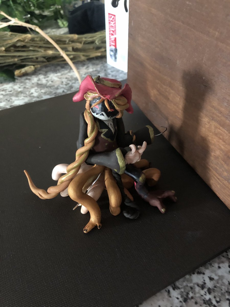 OttieTottie's tweet photo. She’s a woman of the finer things #pendogcreativelibrary #captaincadaver https://t.co/SAJygfyPA5