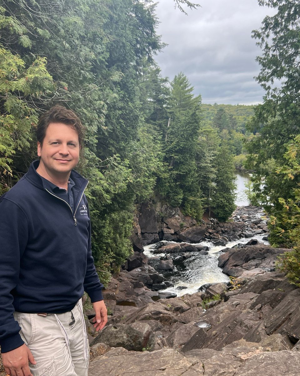 Daniel Vnukowski (@danperforms) on Twitter photo Reconnecting
 ๐ฒ๐ฆ #MuskokaMagic Reconnecting
 ๐ฒ๐ฆ #MuskokaMagic