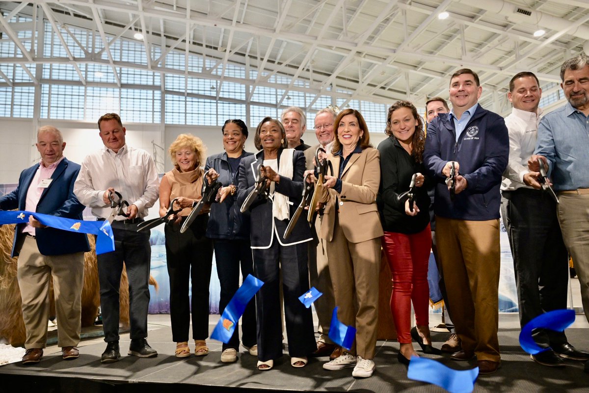 AndreaSCousins's tweet image. It was a pleasure to celebrate the opening of the 2025 Great New York State Fair in Syracuse this morning. The State Fair represents so much of New York’s spirit, who we are and what we grow, and is truly a reflection of our vibrant communities.