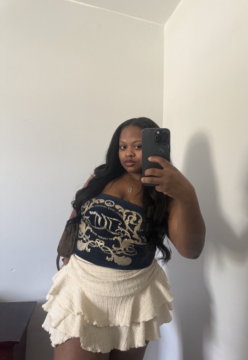 dhapotebarbie's tweet photo. Hi. https://t.co/nuEaJClHgb