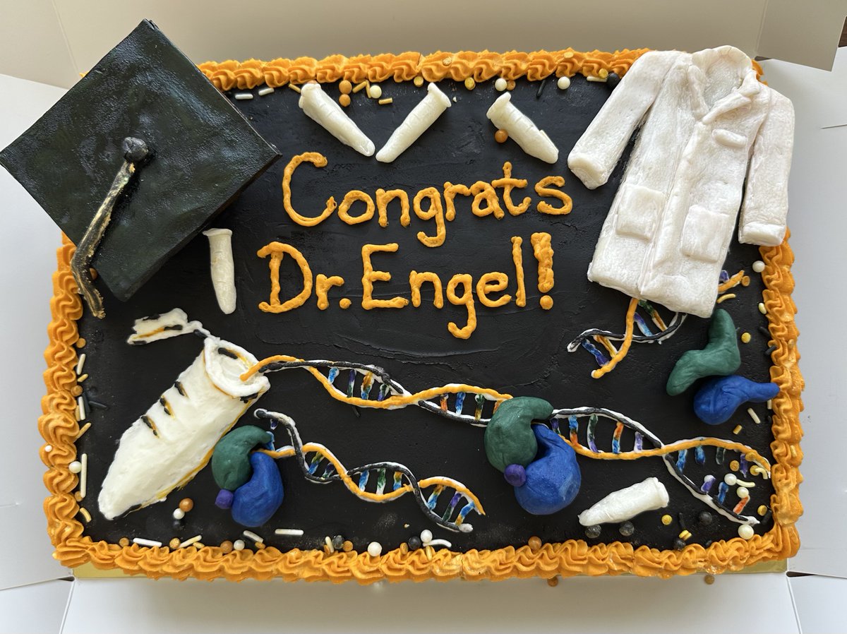 PeterLyLab's tweet image. Congrats to Justin Engel (@JustinEngel17) on a wonderful PhD defense – the first student to graduate from our lab! We look forward to seeing more transformative science from you in the future! @UTSWCancerBio @UTSWGradSchool