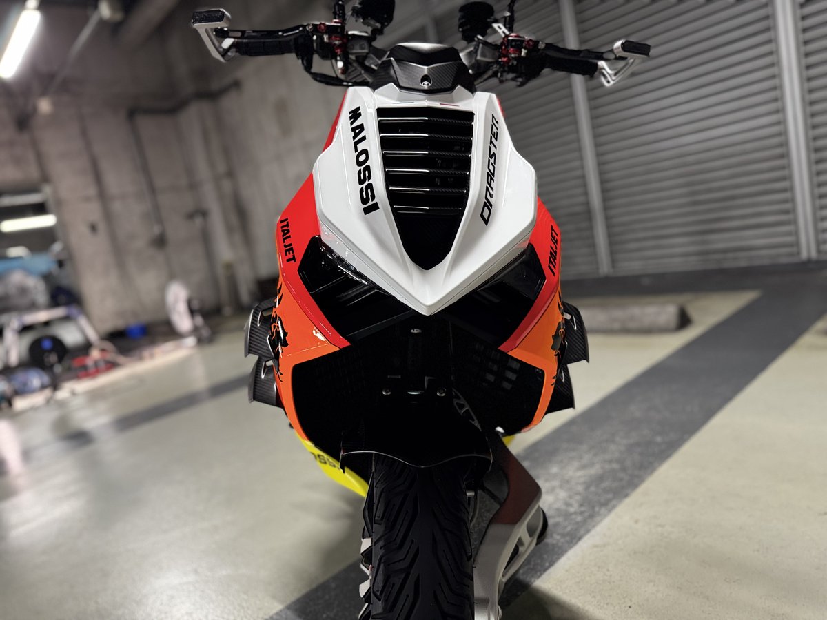 UdxCarwash's tweet photo. バイク洗車・コーティング専門店モトエステ秋葉原UDX駐車場店SNAP　ITALJET DRAGSTER200 MALOSSI EDITION　を洗車させて頂きました。ご利用ありがとうございました。#italjet #malossi https://t.co/3MpH3cBGNw