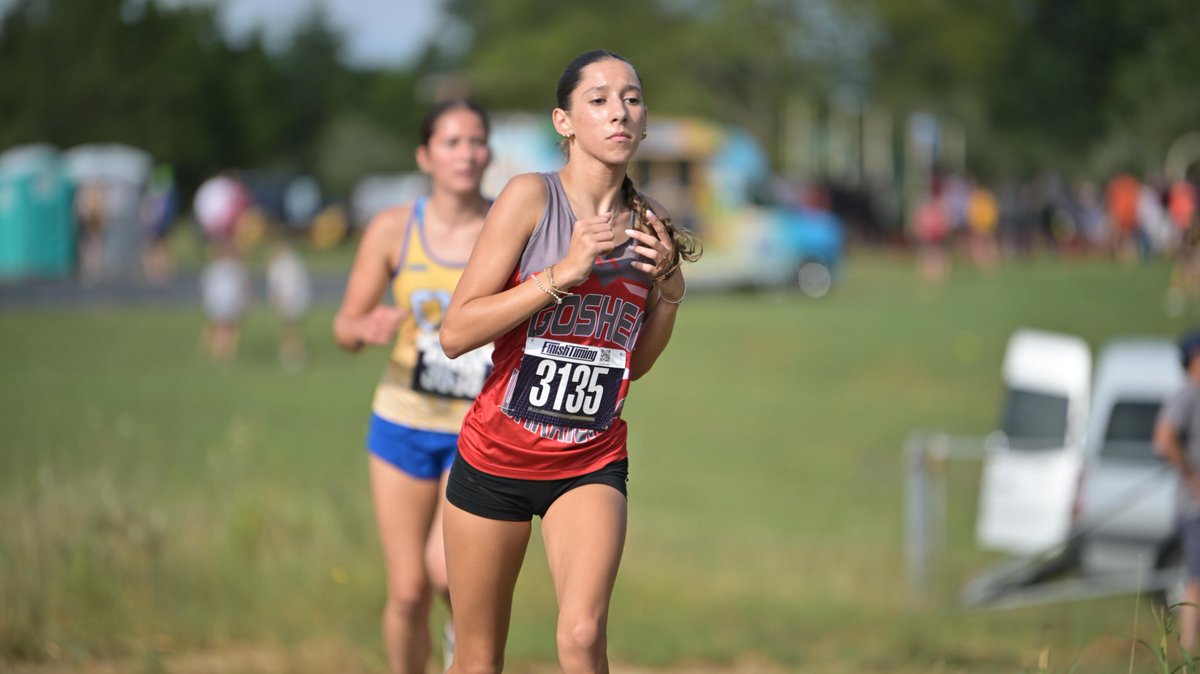 Jakedowling4's tweet photo. #WhereisJake?
Everywhere with fall sports in full swing!
Felicity yesterday for a soccer doubleheader and a few miles down the road today in Washington Township for the Early Bird Invite.
Girls getting it going for the high school portion of the meet. https://t.co/7rRNds7IAO