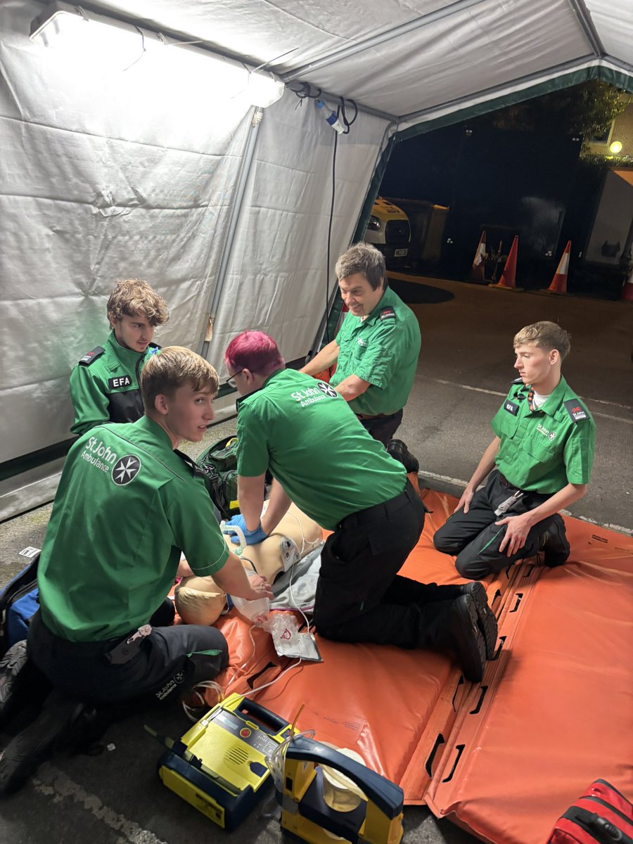 This evening I joined the amazing <a href="/SJACWestGlam/">St John Ambulance Cymru - West Glamorgan</a> training team to help facilitate some scenario sessions for their first aiders. An outstanding team of participants, patients and facilitators made the evening educational and enjoyable! Well done all✅