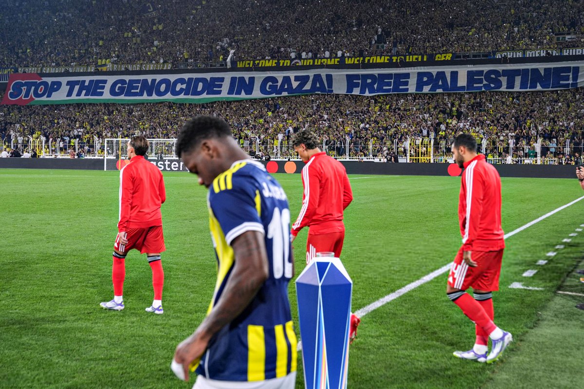 Fenerbahce fans with a message…👇