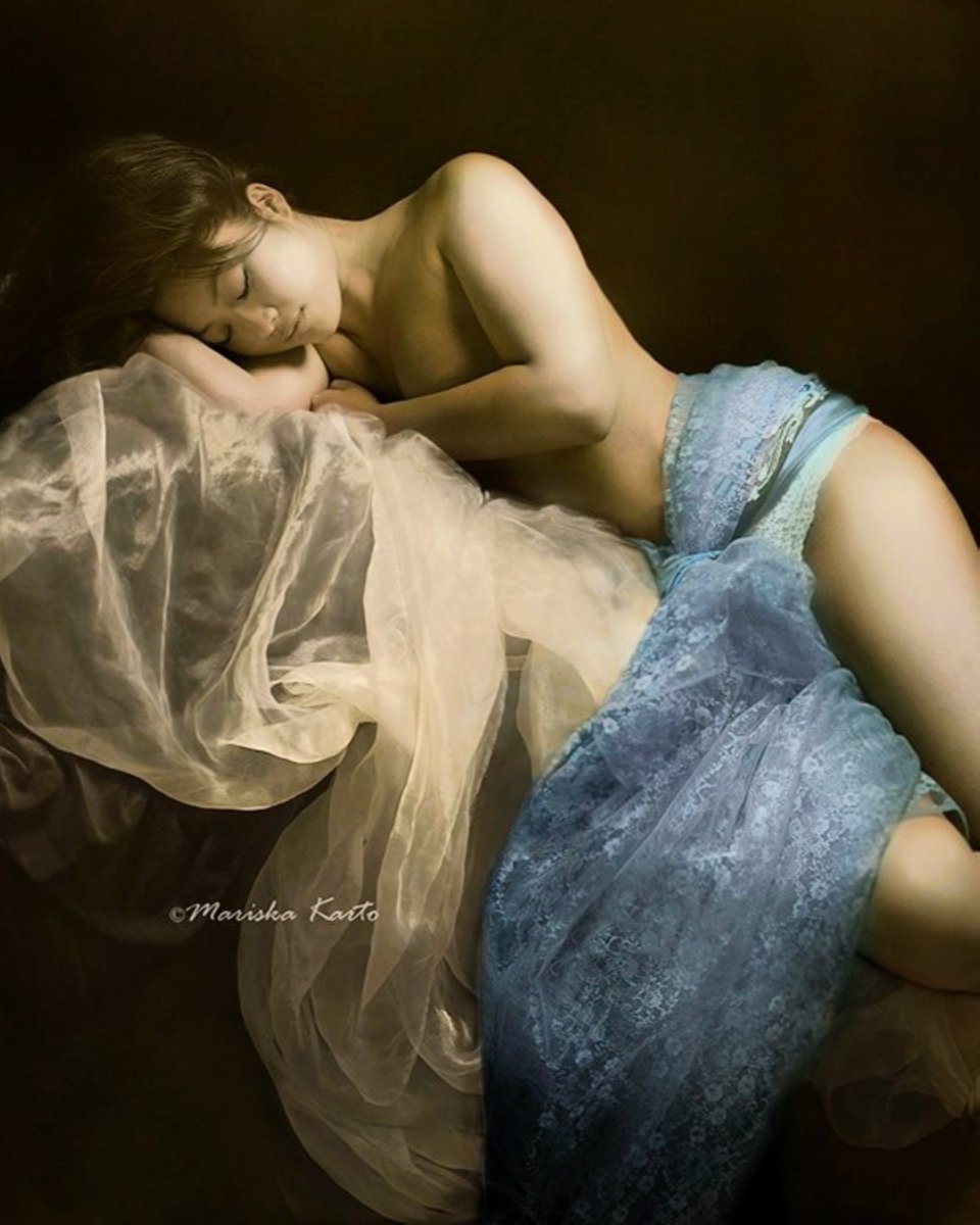 🌹♥️🌹

“The sweetest moment of love is that instant when, half asleep, we still feel the presence of the other.”
- - - - Johann Wolfgang von Goethe.✍️♥️

By Mariska Karto.🖌️🌹
(Photographer)